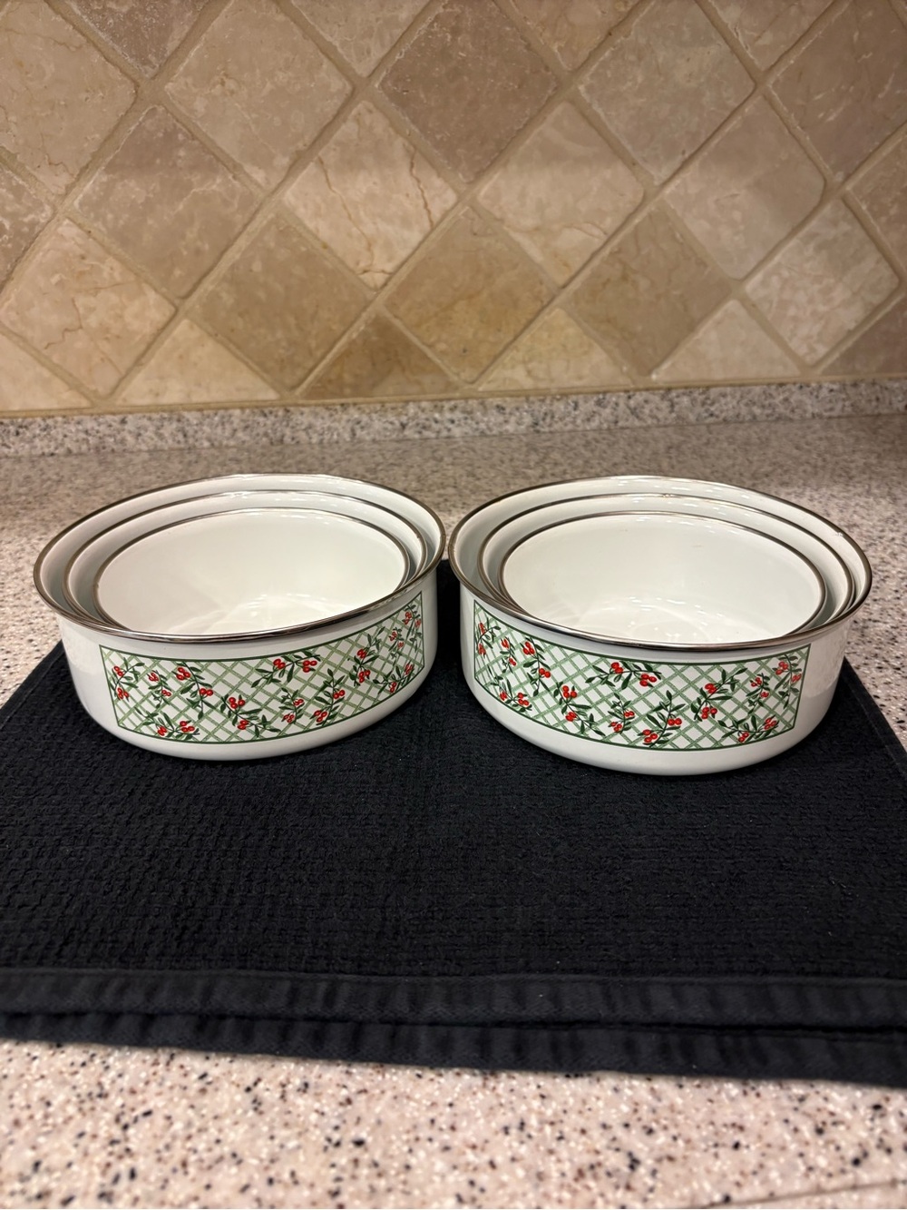 Vintage Metal Food Storage Container. 6 Bowls. 2 Set Of Nesting
